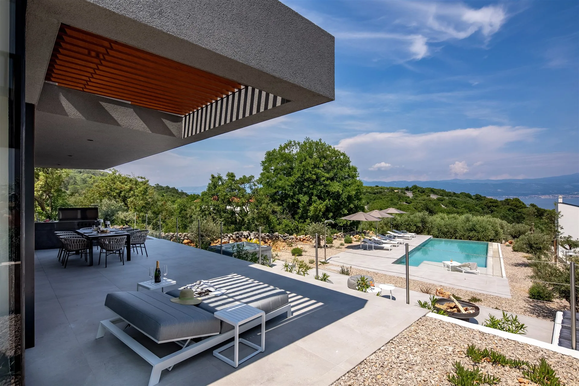 Villa Moana covered terrace with 12-metre pool and Adriatic sea view