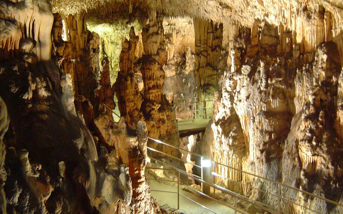 Biserjuka Rudine Cave